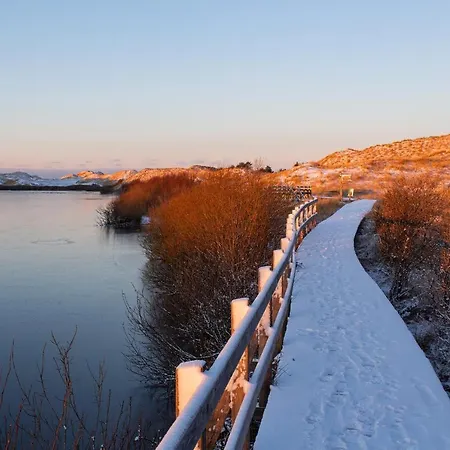 Sonnendeck - Hues In Lee Apartment